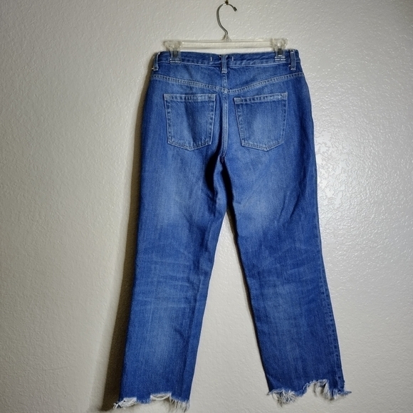FREE PEOPLE we the free MAGGIE MID RISE STRAIGHT chewed hem crop JEANS sz 26 - Picture 8 of 9